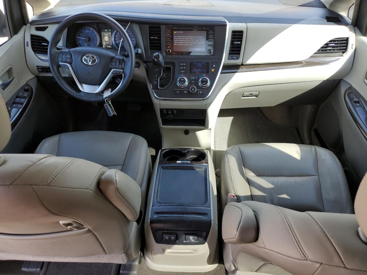 2018 Toyota Sienna - Image 8