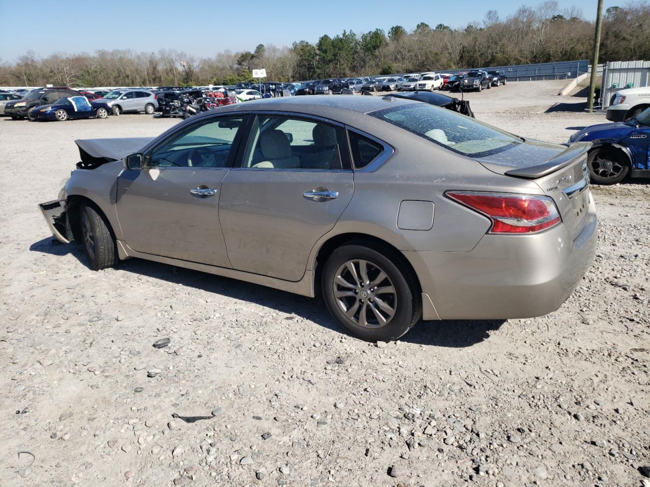 2015 Nissan Altima - Image 2
