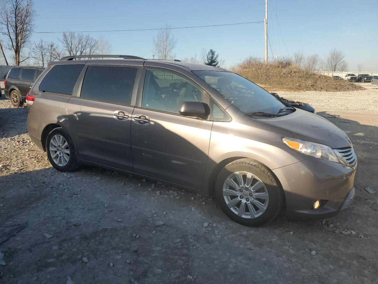 2011 Toyota Sienna - Image 4