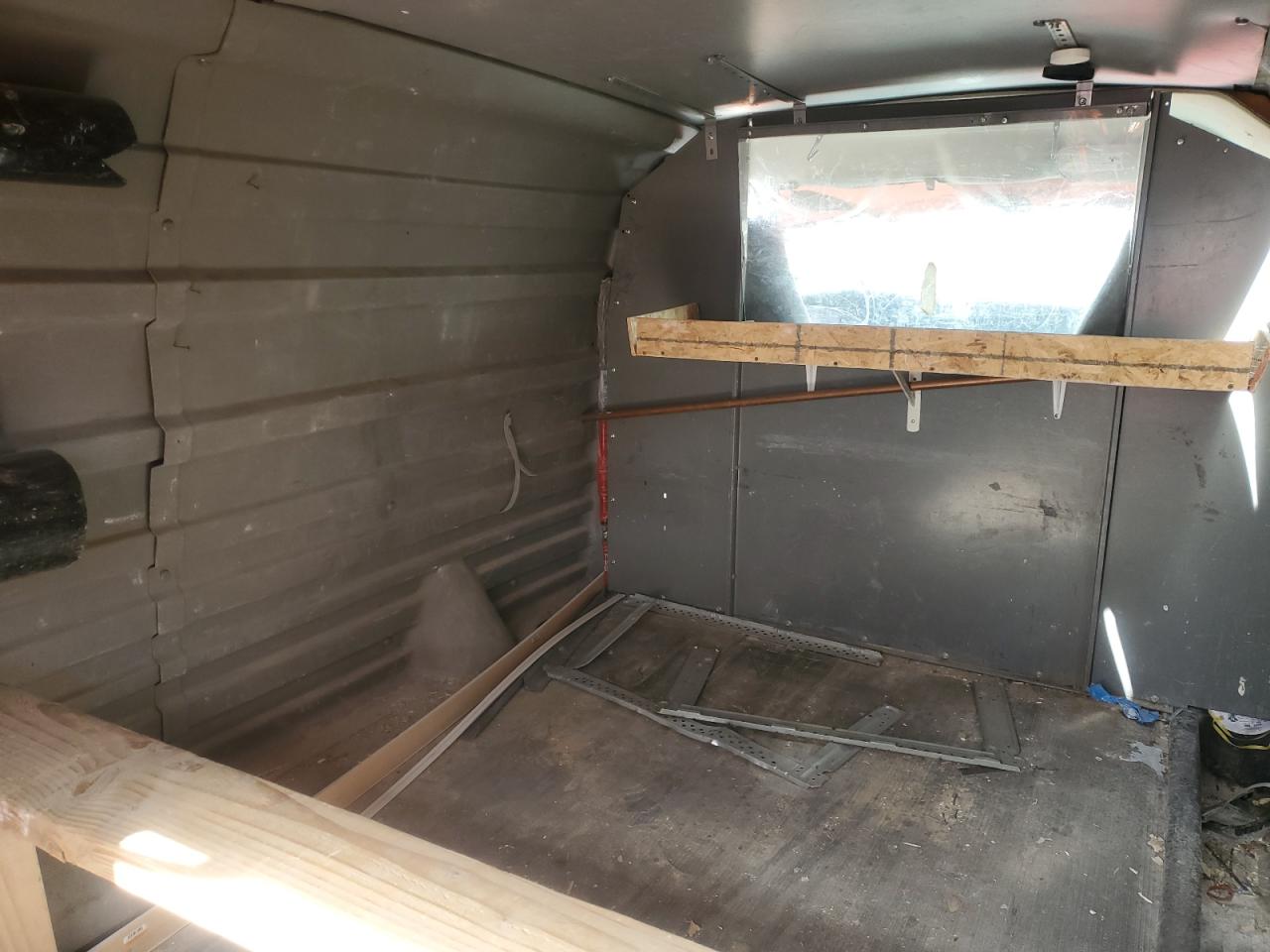 2006 Chevrolet Express - Image 11