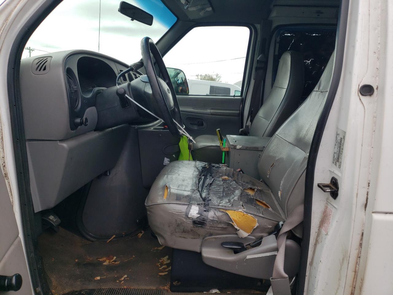 1999 Ford Econoline - Image 7