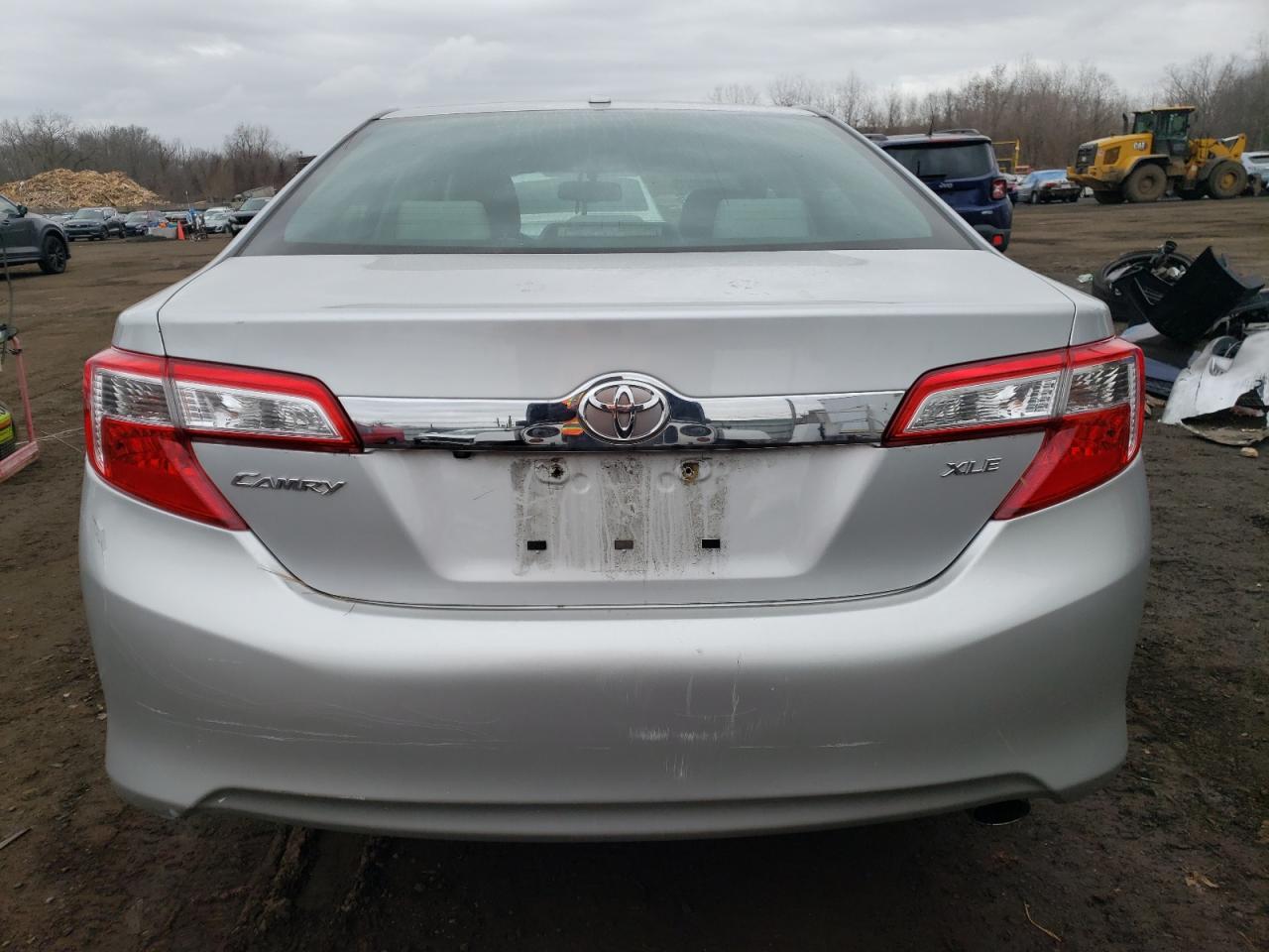 2014 Toyota Camry - Image 6