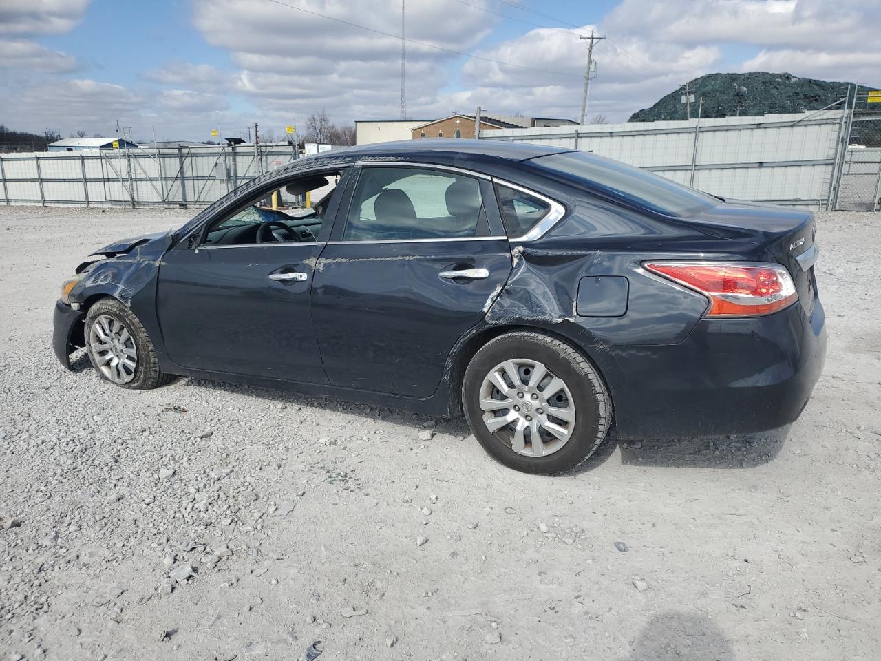 2014 Nissan Altima - Image 2