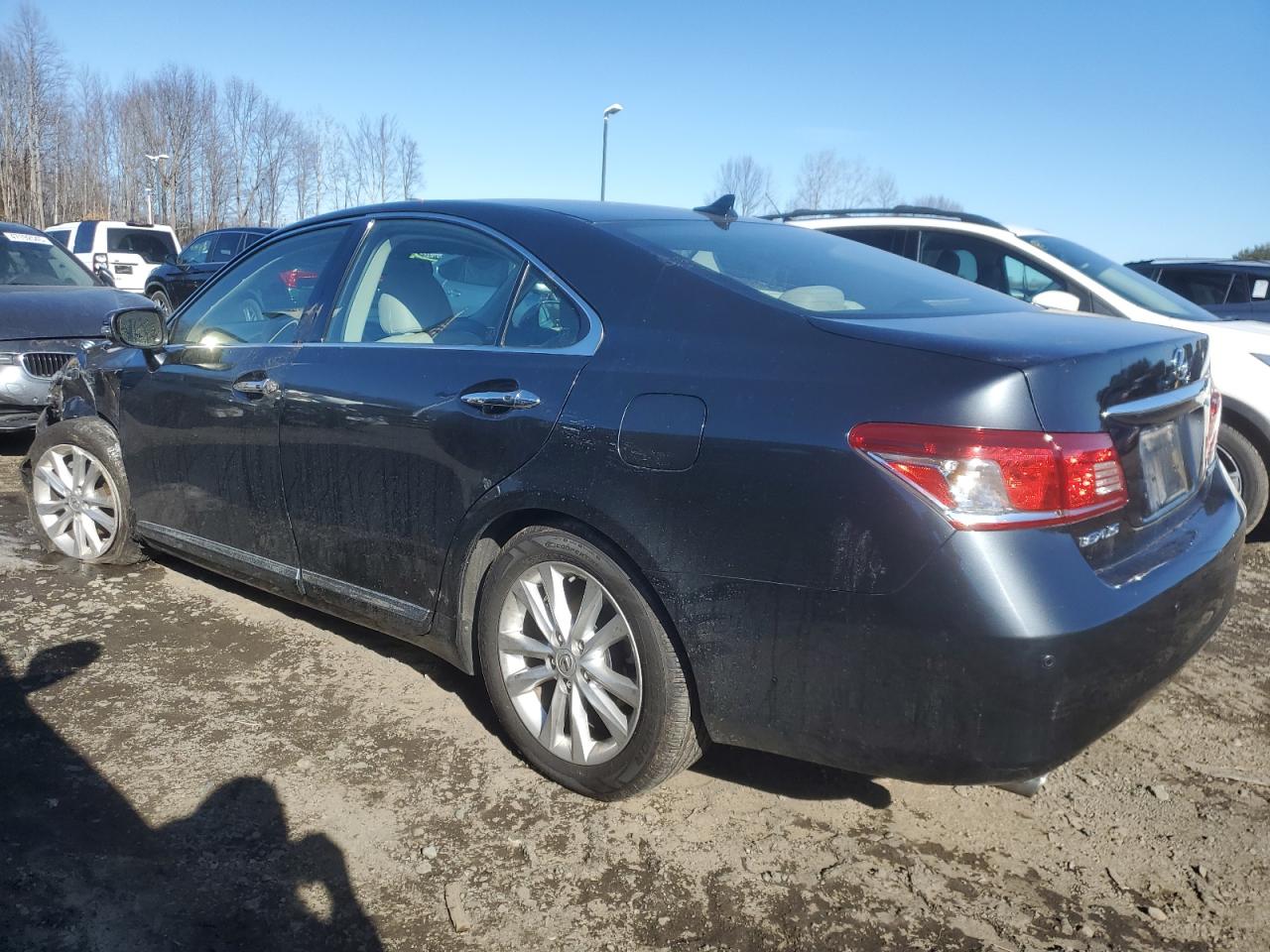 2010 Lexus ES - Image 2