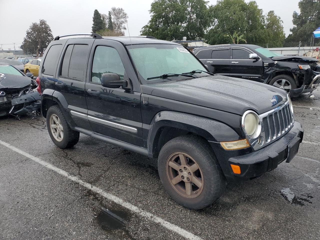 2005 Jeep Liberty (North America) - Image 4