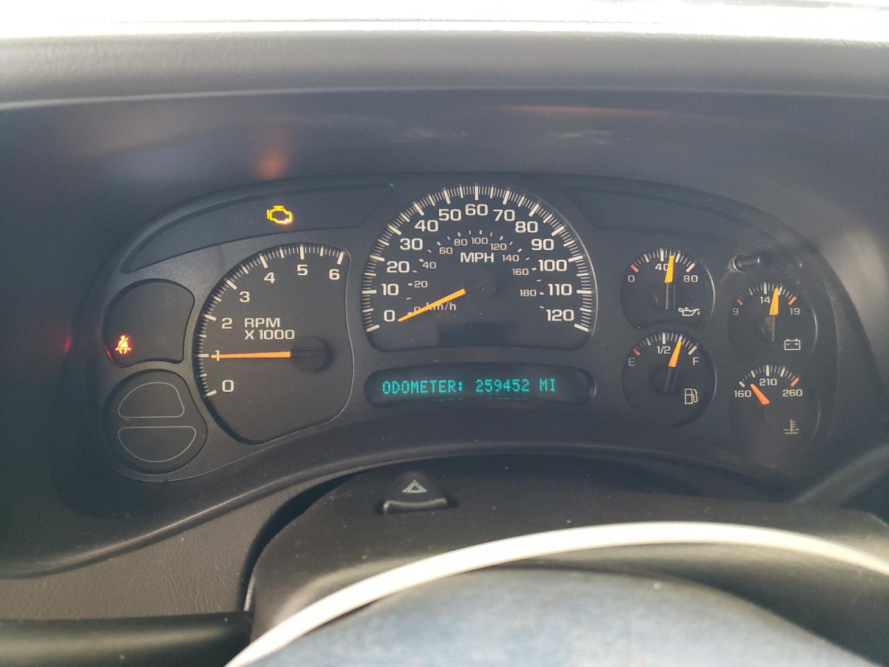 2005 Chevrolet Silverado - Image 9