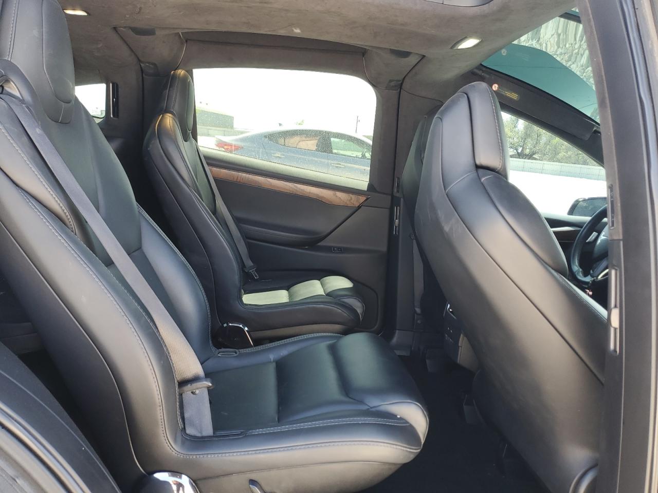 2019 Tesla Model X VIN: 5YJXCBE25KF211310 Lot: 49853035