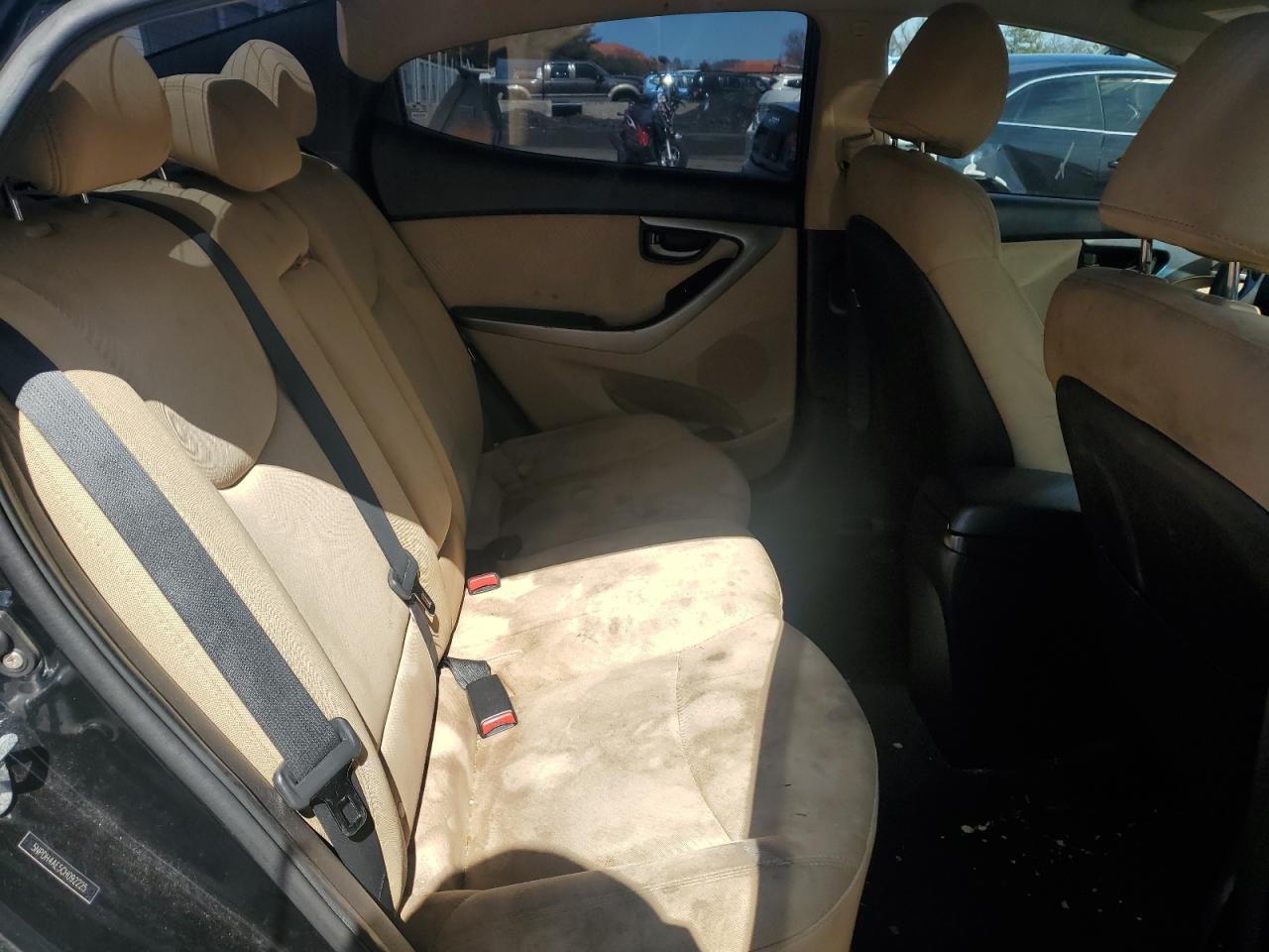2012 Hyundai Elantra - Image 11