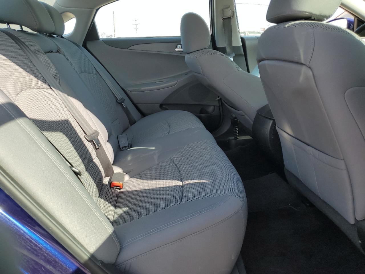 2011 Hyundai Sonata - Image 10