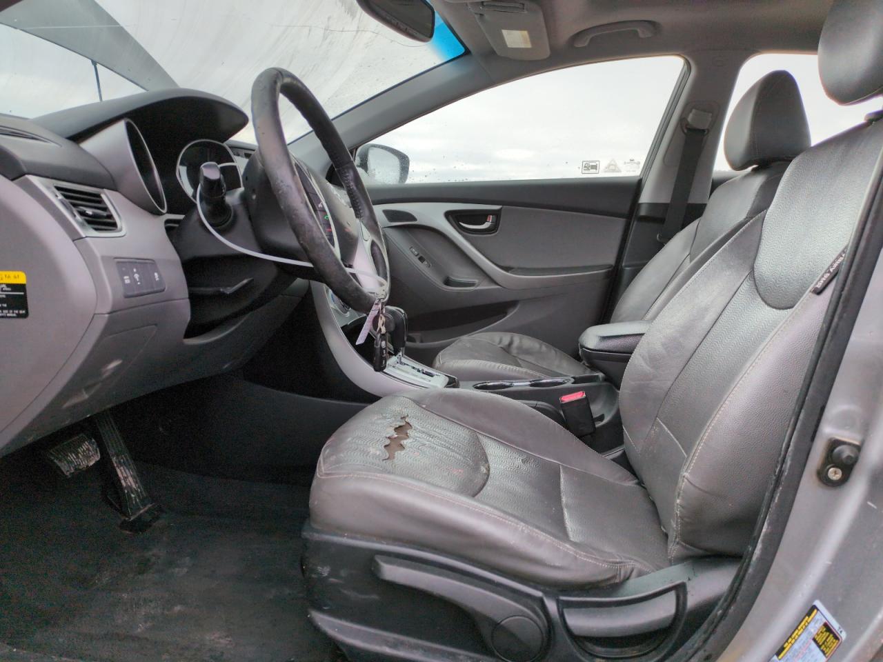 2012 Hyundai Elantra - Image 7