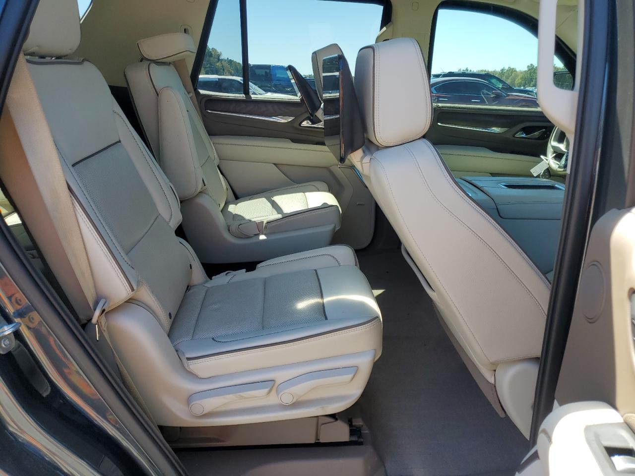 2021 GMC Yukon - Image 11