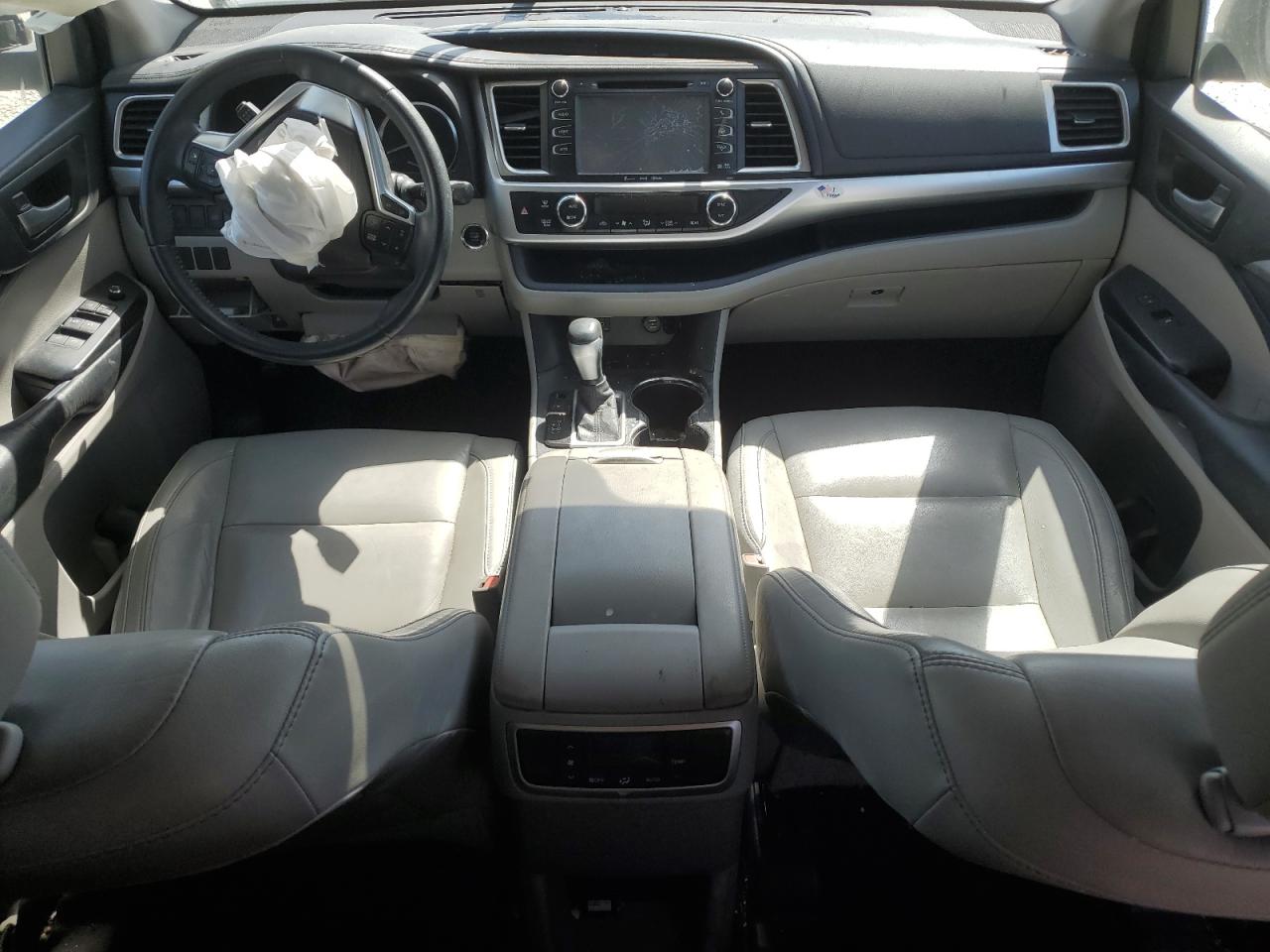2016 Toyota Highlander - Image 8