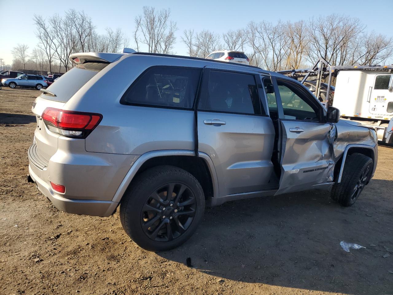 2019 Jeep Grand Cherokee - Image 3