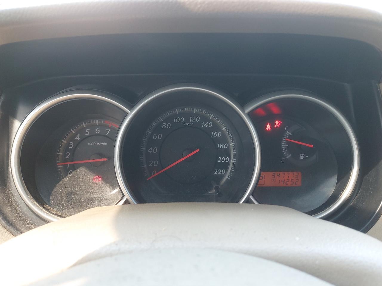 3N1BC1A64BK203710 - 2011 Nissan Tiida - #48640855