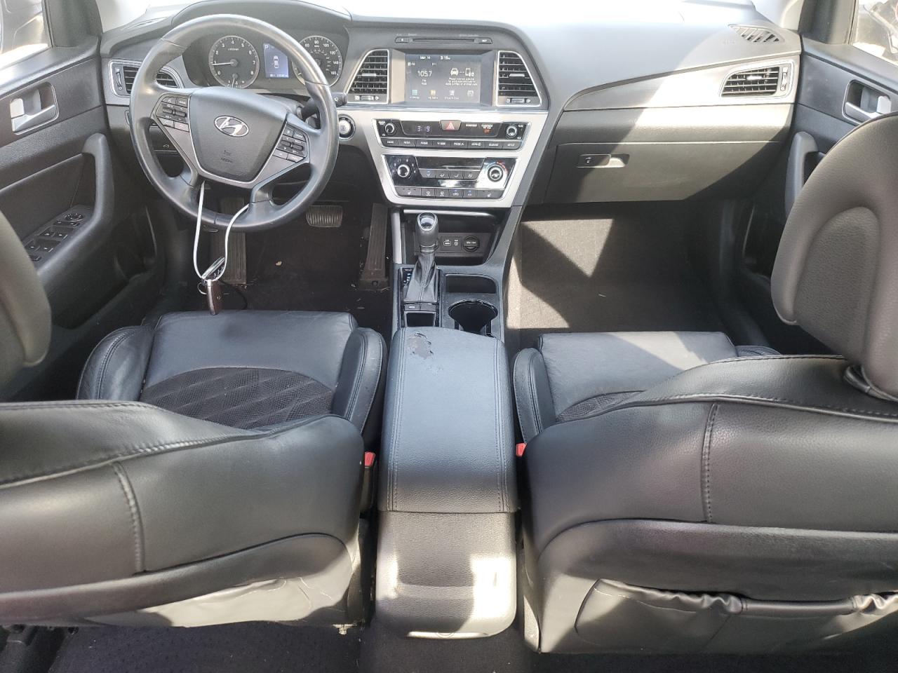 2017 Hyundai Sonata - Image 8