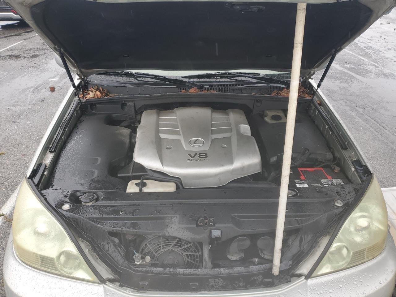 2004 Lexus GX - Image 12