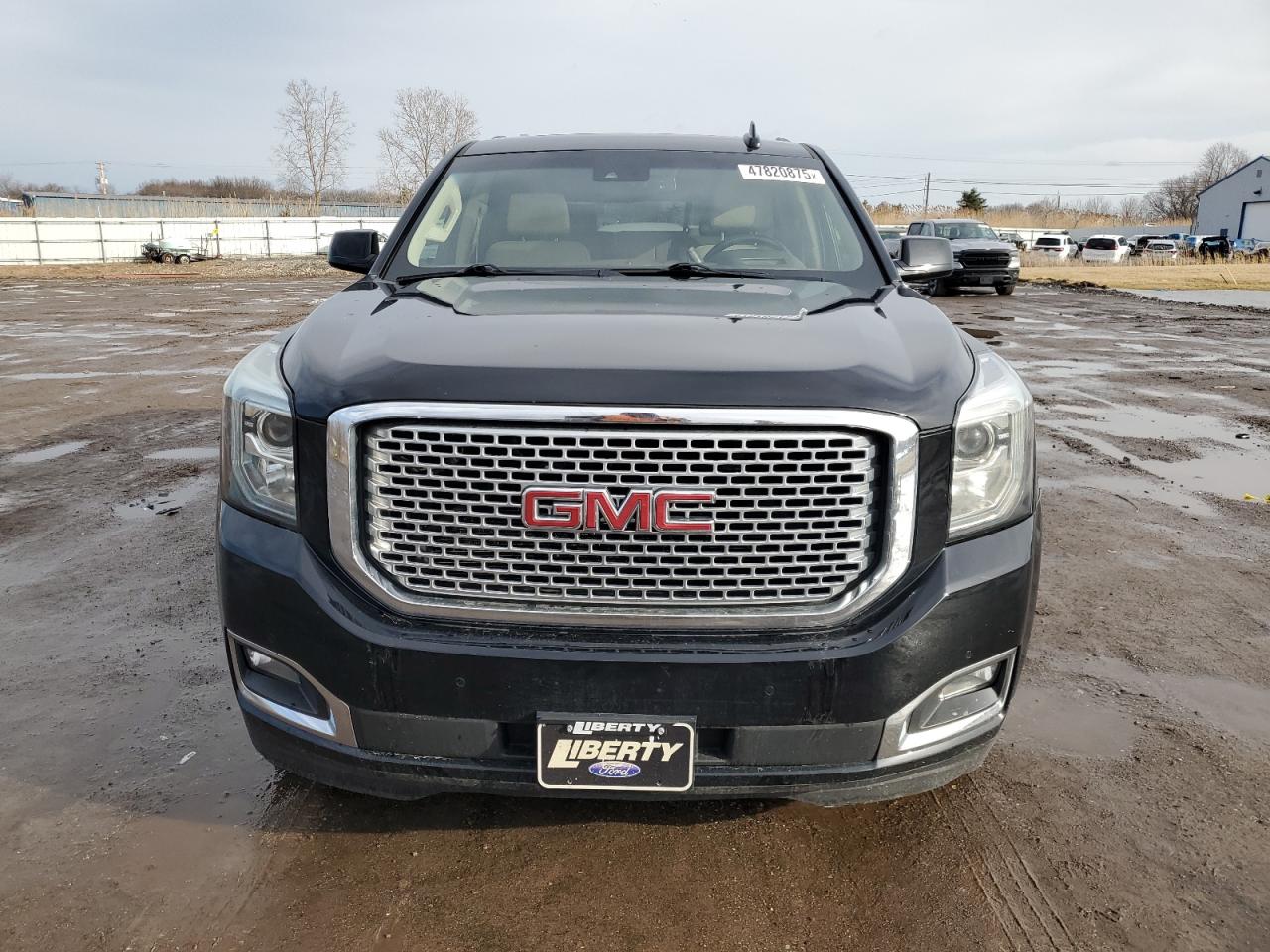 2015 GMC Yukon - Image 5