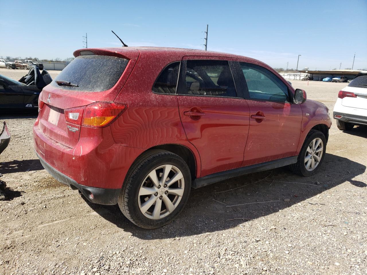 2015 Mitsubishi Outlander - Image 3