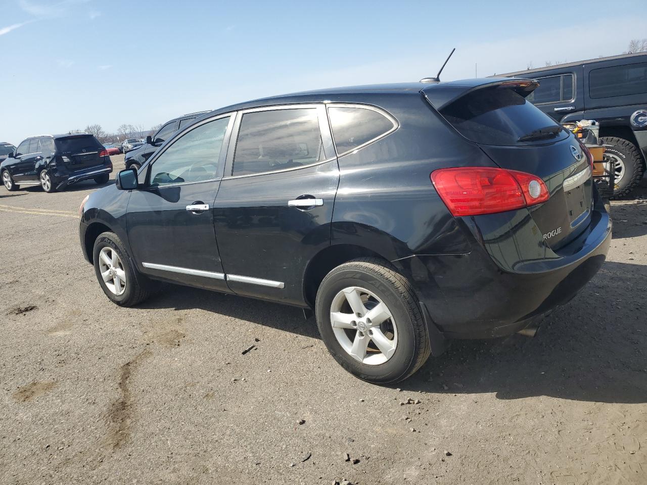 2013 Nissan Rogue - Image 2