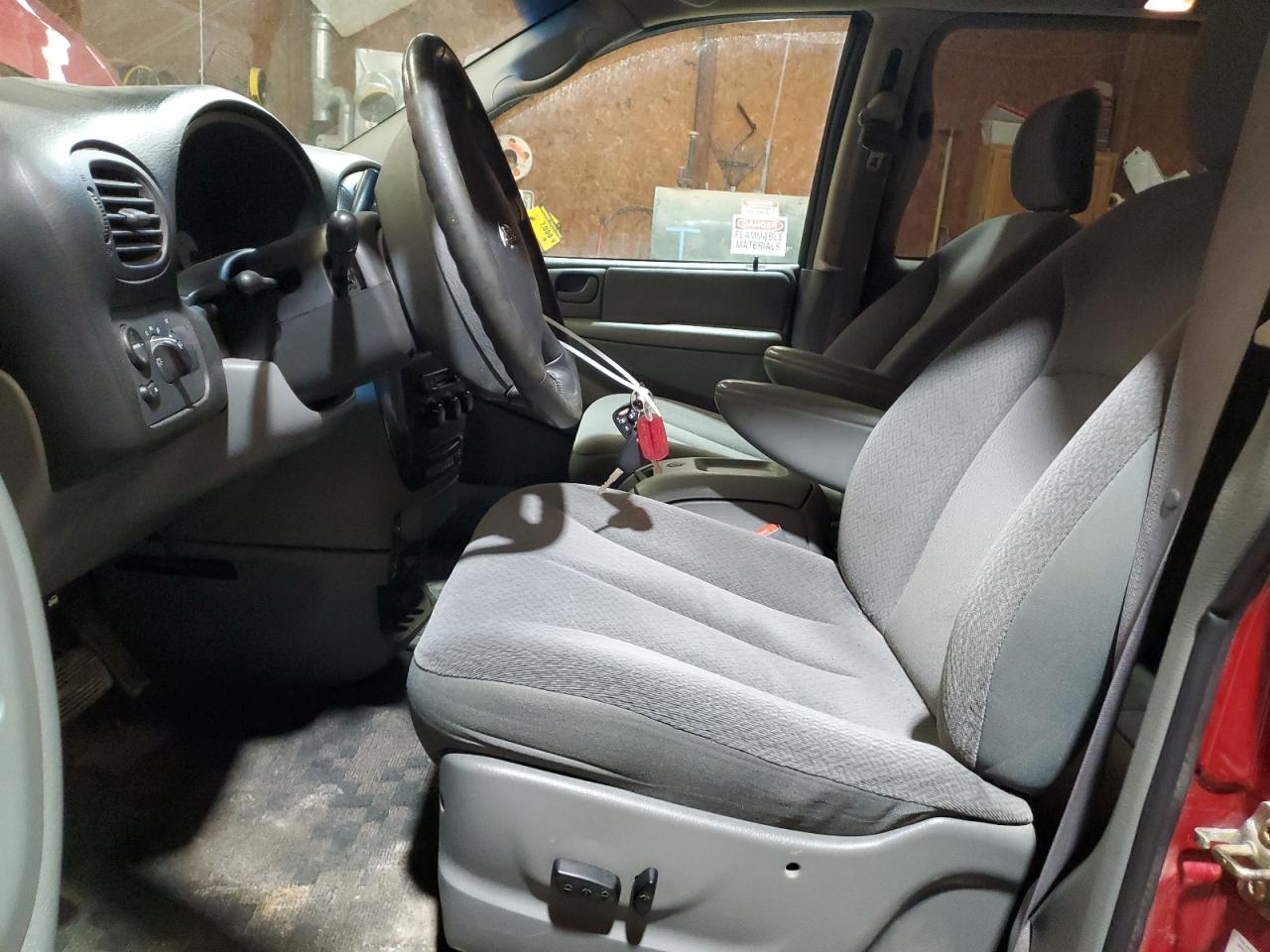 2006 Dodge Caravan - Image 7