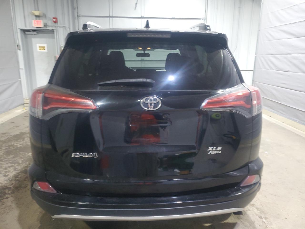 2016 Toyota RAV 4 - Image 6
