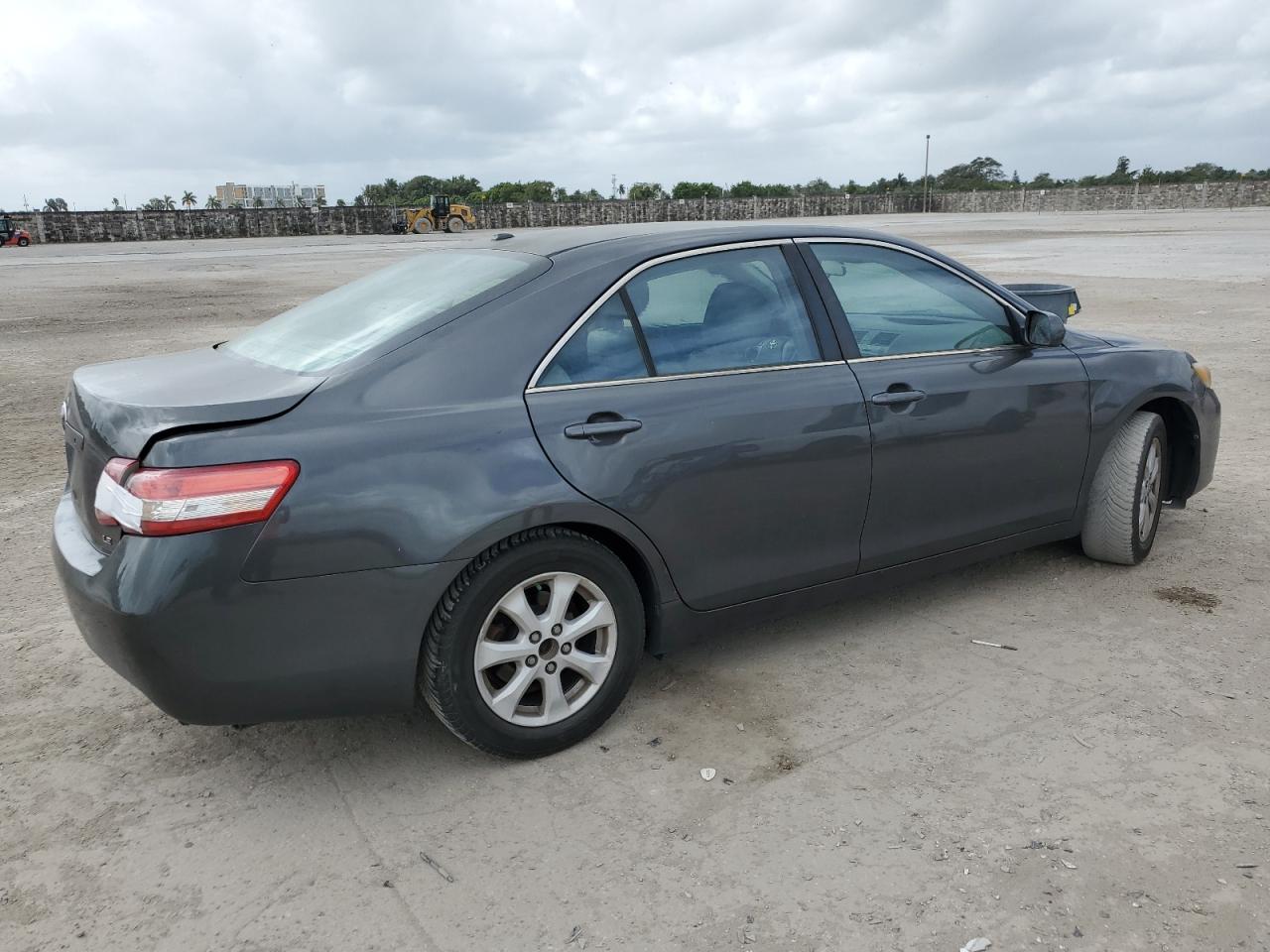 2011 Toyota Camry - Image 3