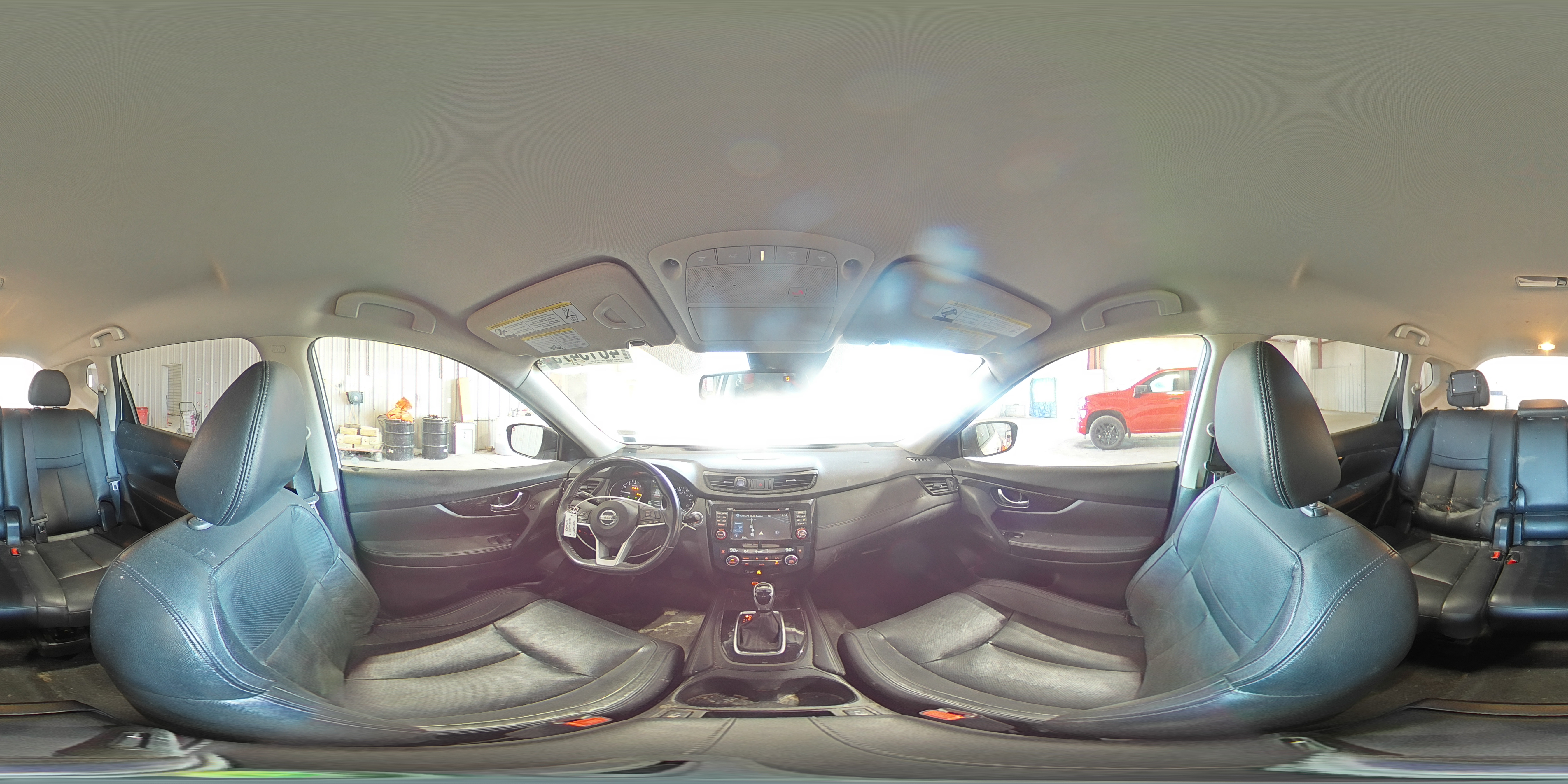 2017 Nissan Rogue - Image 16