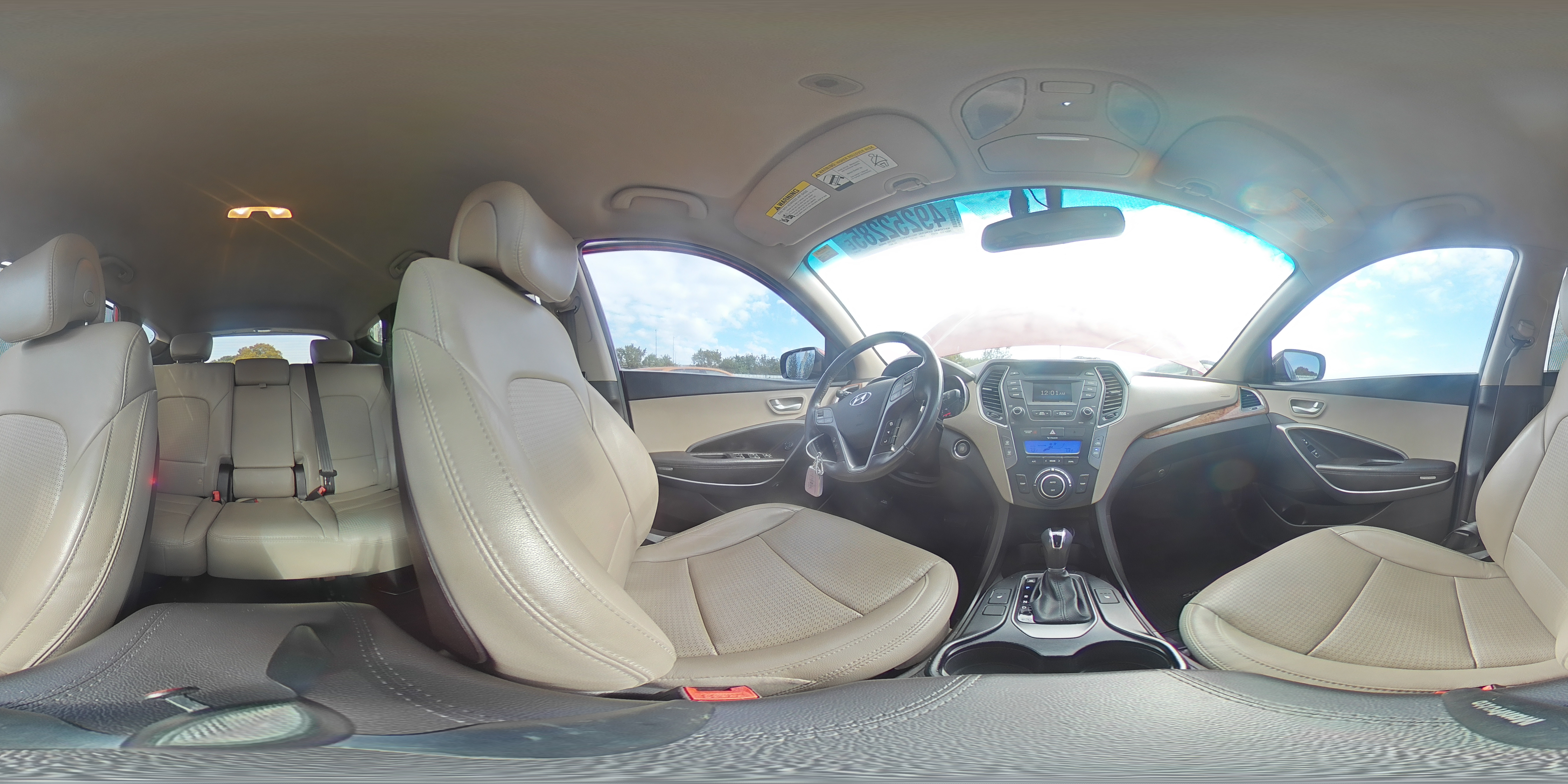 2015 Hyundai Santa Fe - Image 13