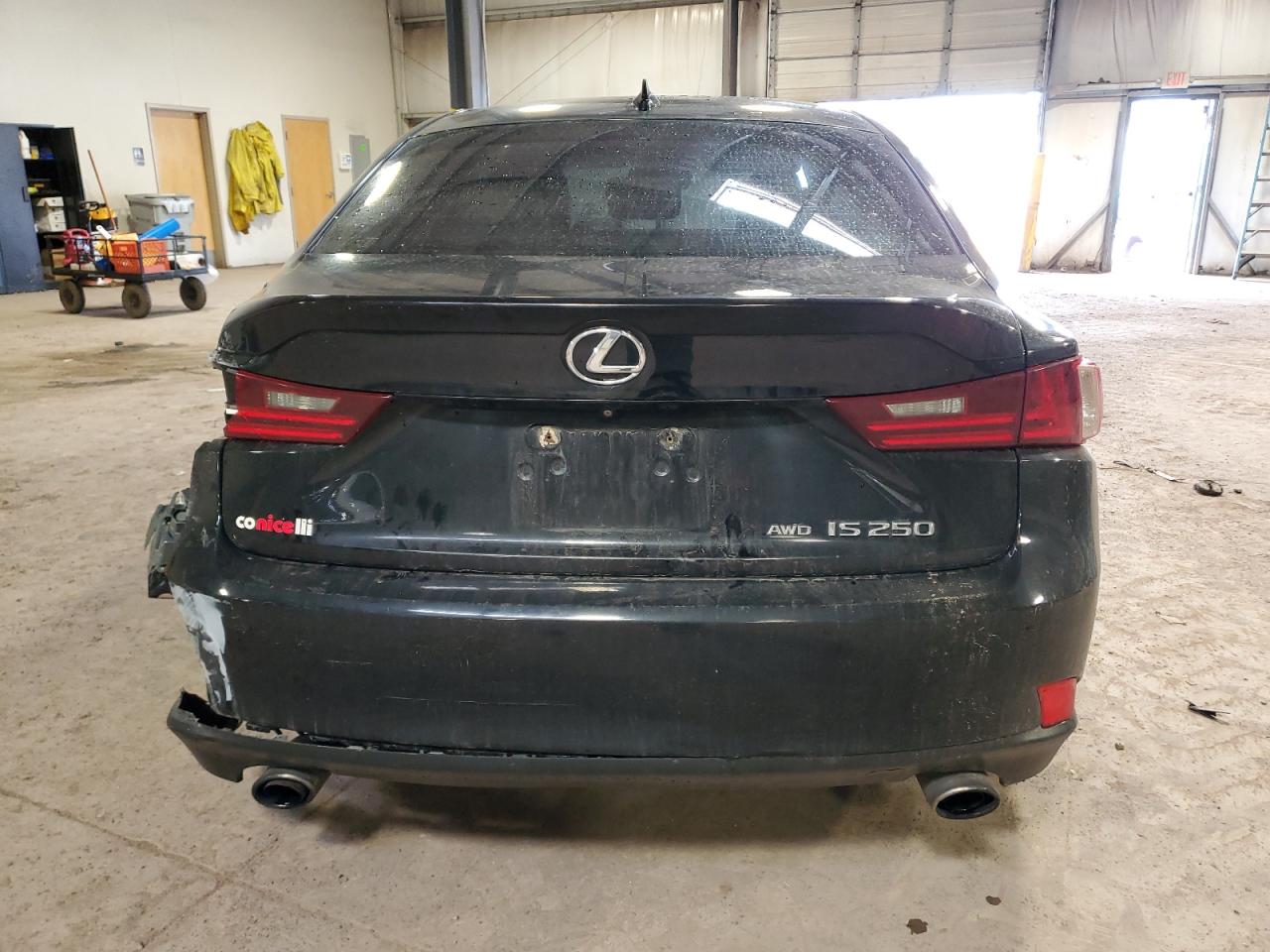 2015 Lexus IS - Image 6
