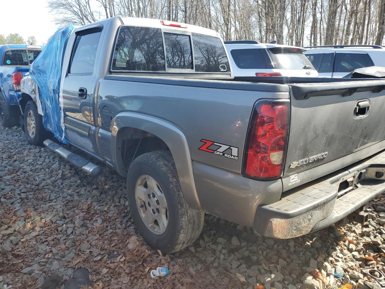 2006 Chevrolet Silverado - Image 2