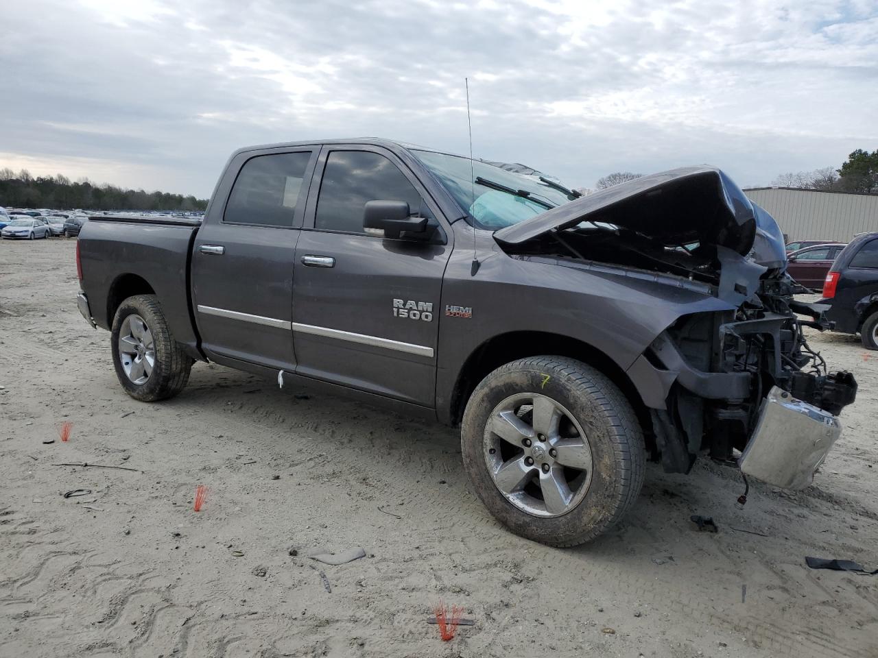 2016 RAM 1500 - Image 4