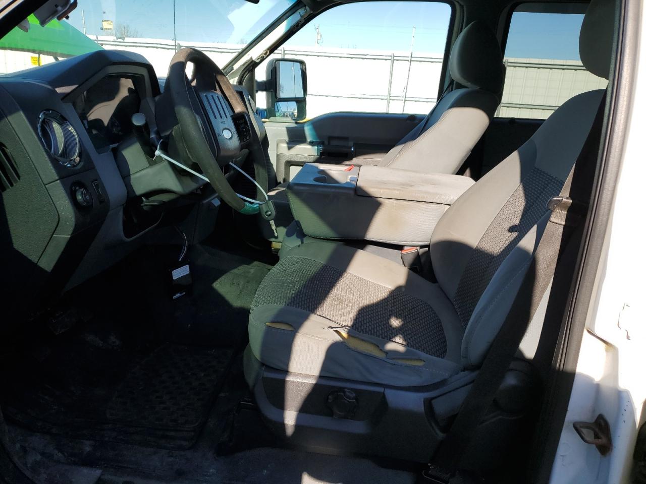 2011 Ford F250 - Image 7