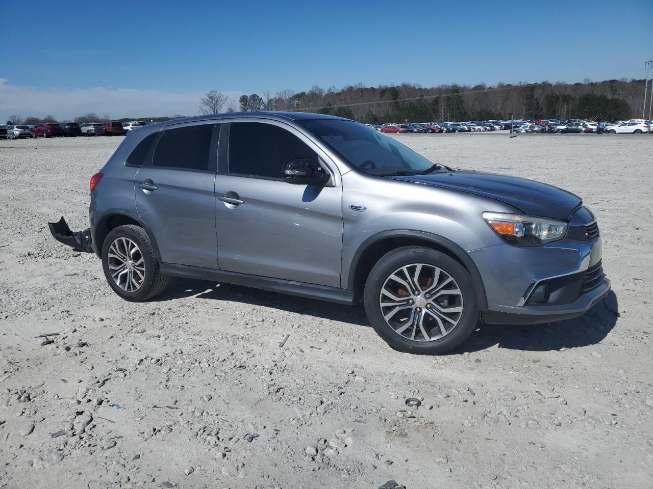 2017 Mitsubishi Outlander - Image 4