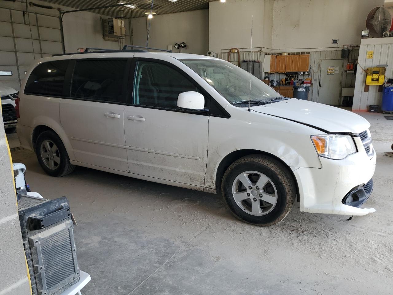 2012 Dodge Caravan - Image 4