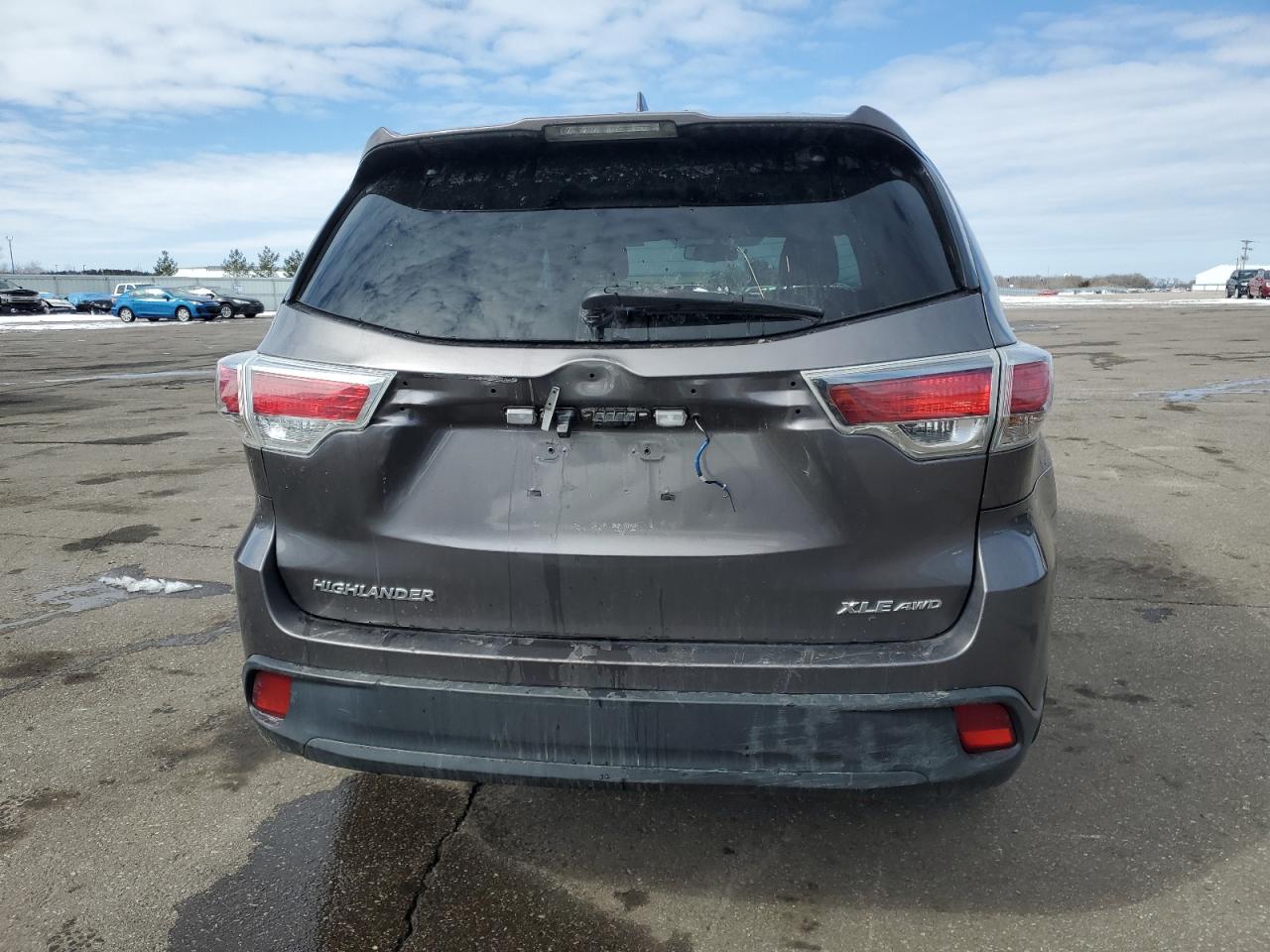2015 Toyota Highlander - Image 6