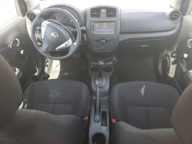 NISSAN VERSA 2019 Серебристый