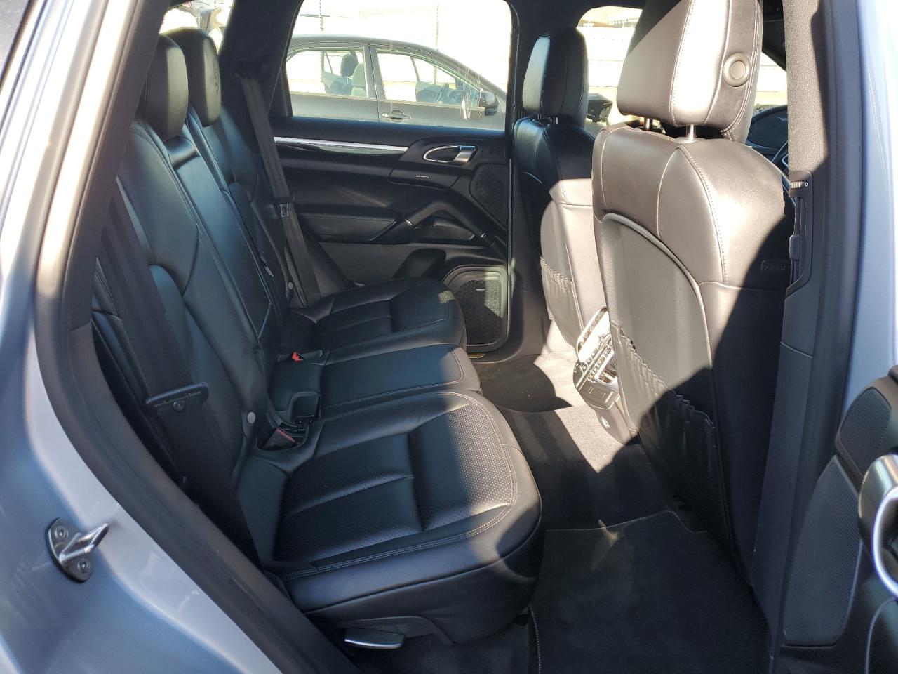 2017 Porsche Cayenne - Image 10