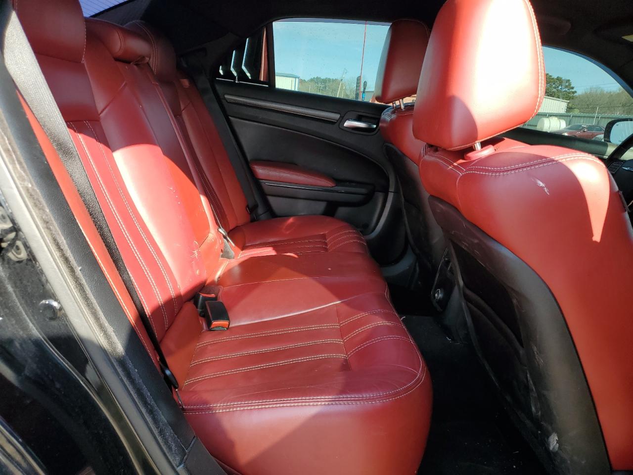 2013 Chrysler 300 - Image 10
