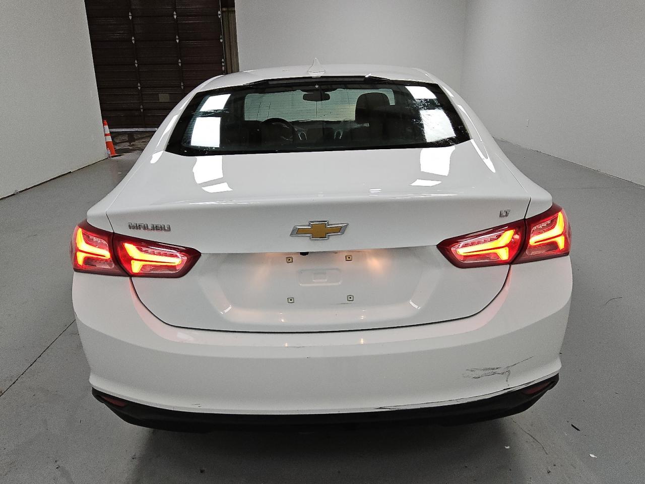 2022 Chevrolet Malibu - Image 6