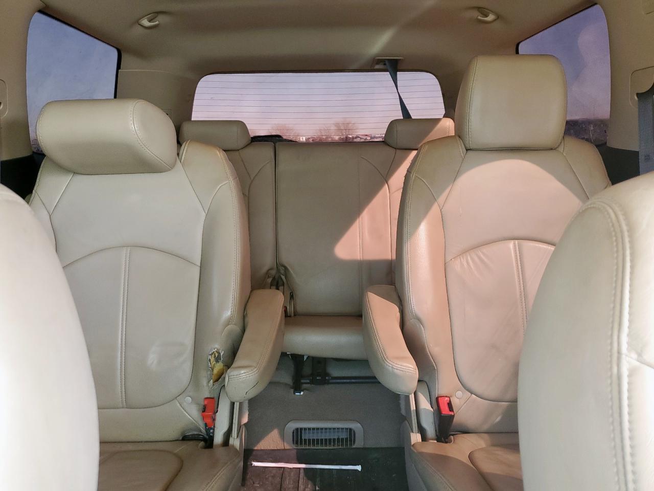 2011 GMC Acadia - Image 10