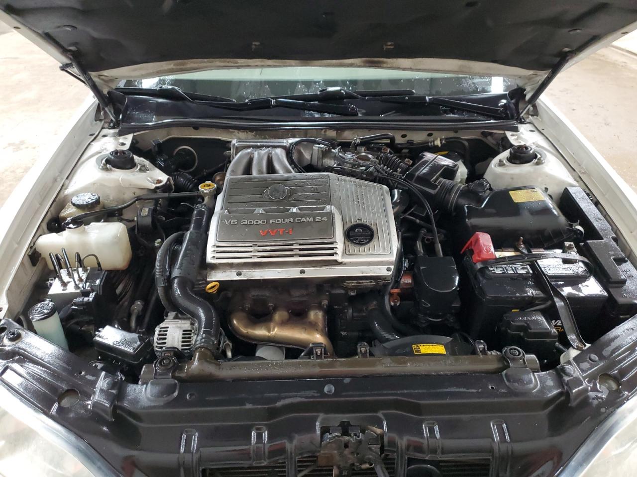 1999 Lexus ES - Image 11