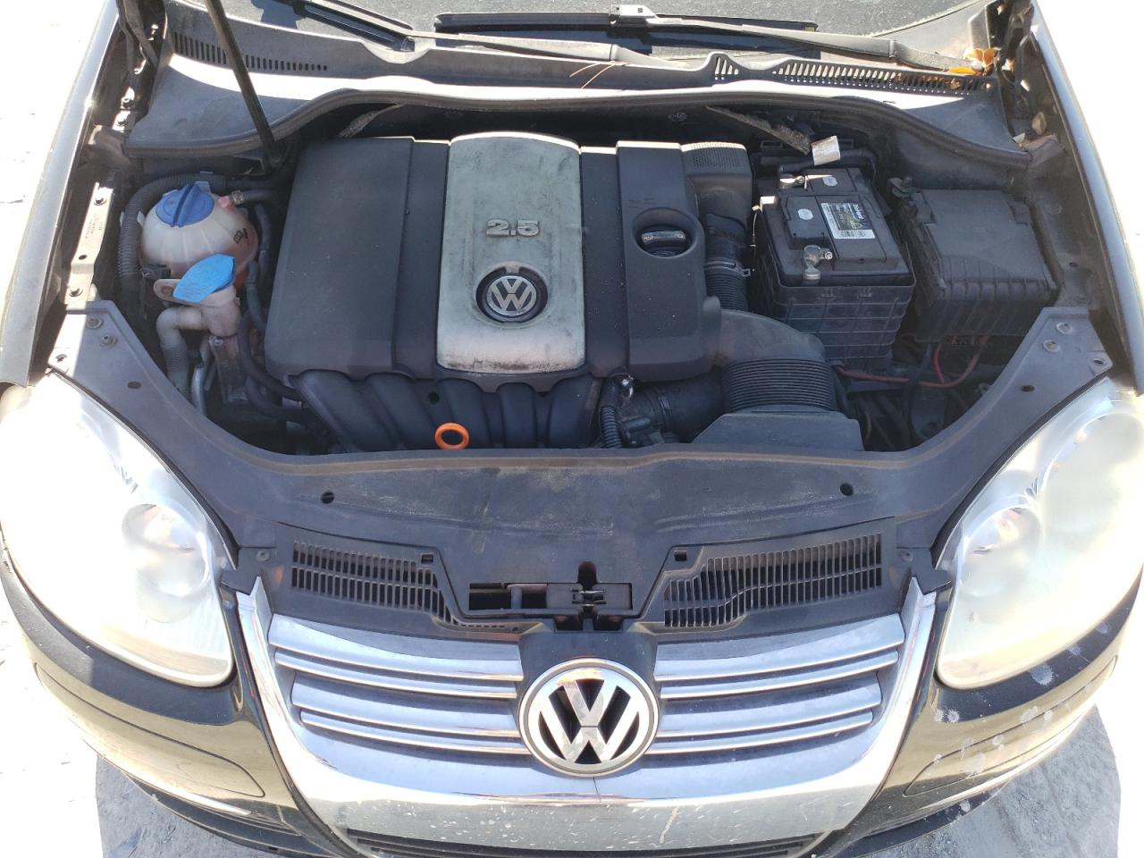 2009 Volkswagen Jetta - Image 12