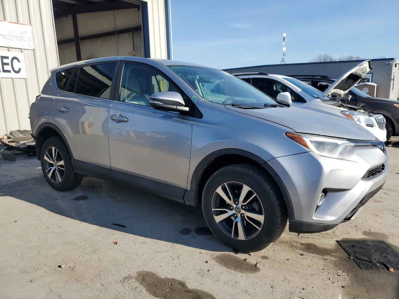 2017 Toyota RAV 4 - Image 4