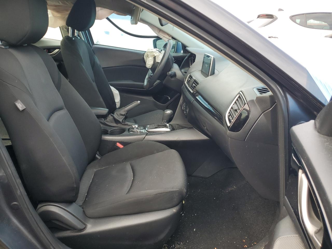 2015 Mazda 3 - Image 7