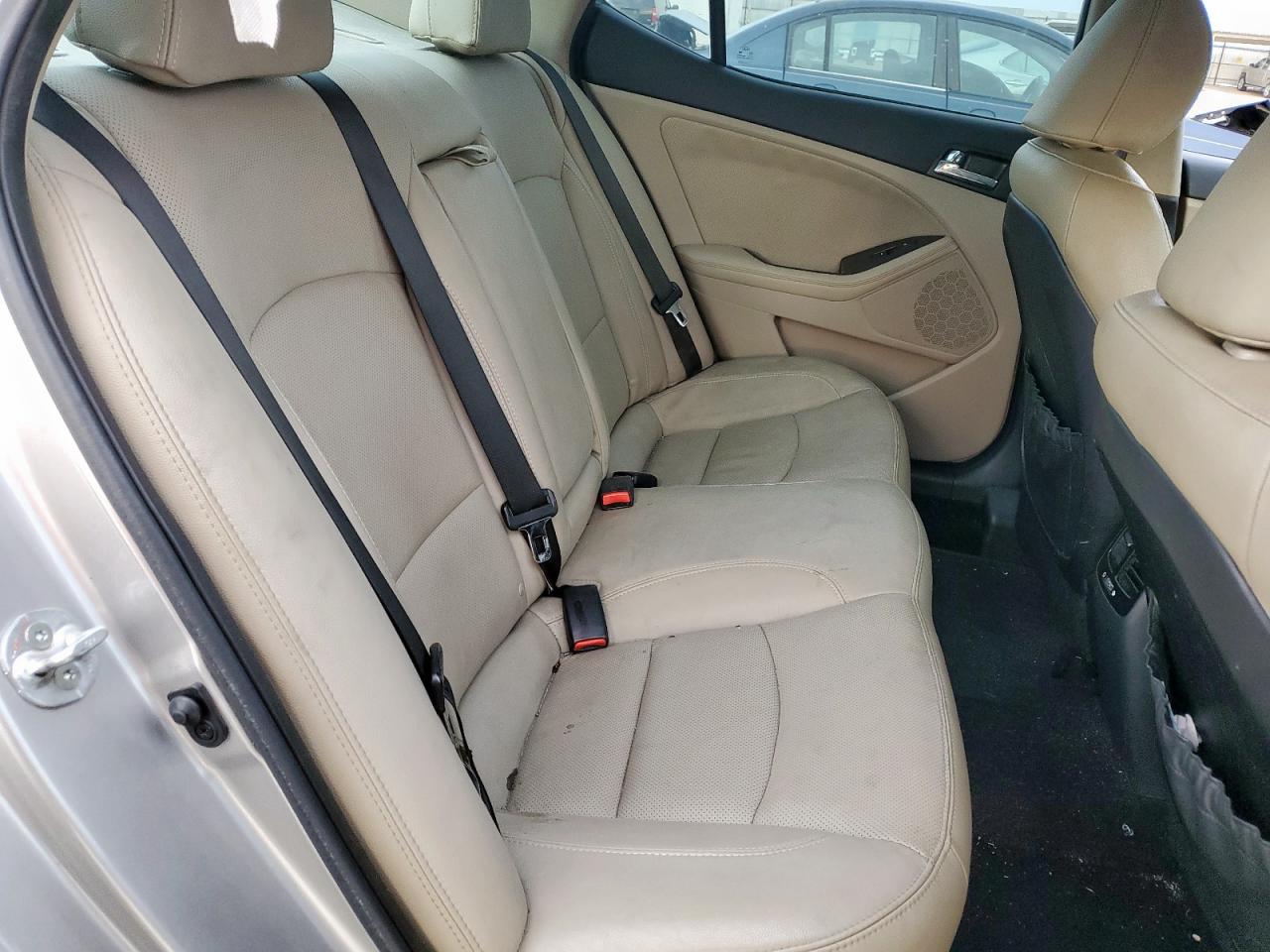 2012 Kia Optima - Image 10