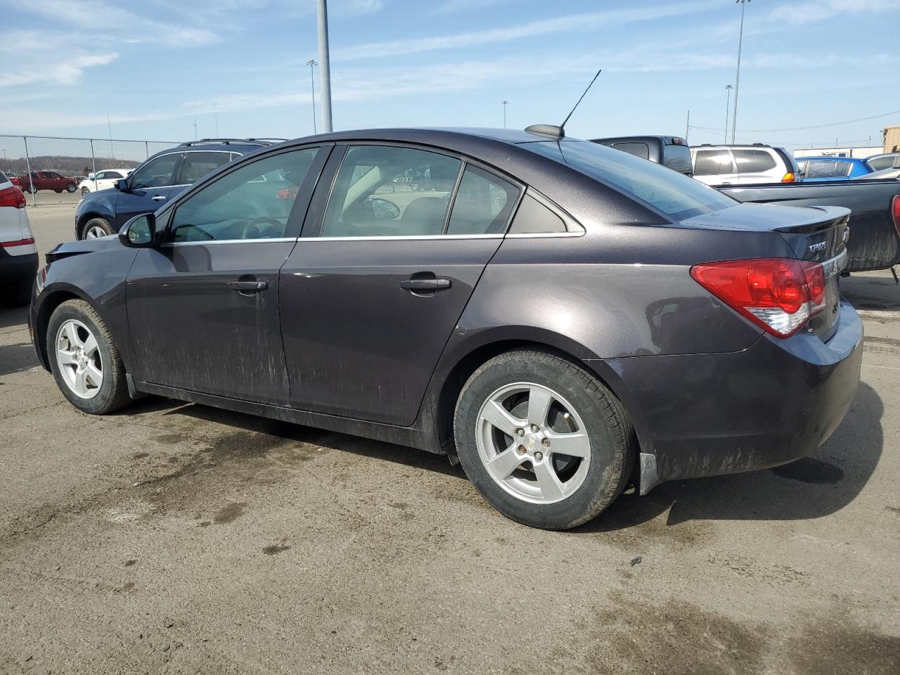 2016 Chevrolet Cruze - Image 2