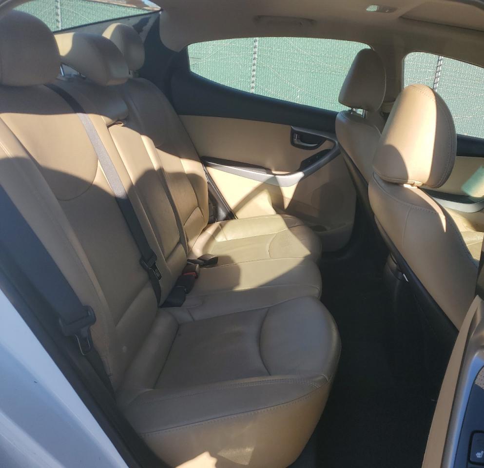 2013 Hyundai Elantra - Image 10