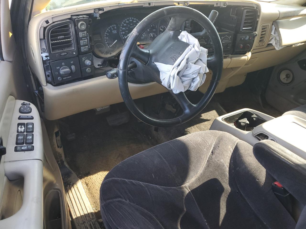 2002 Chevrolet Tahoe - Image 8