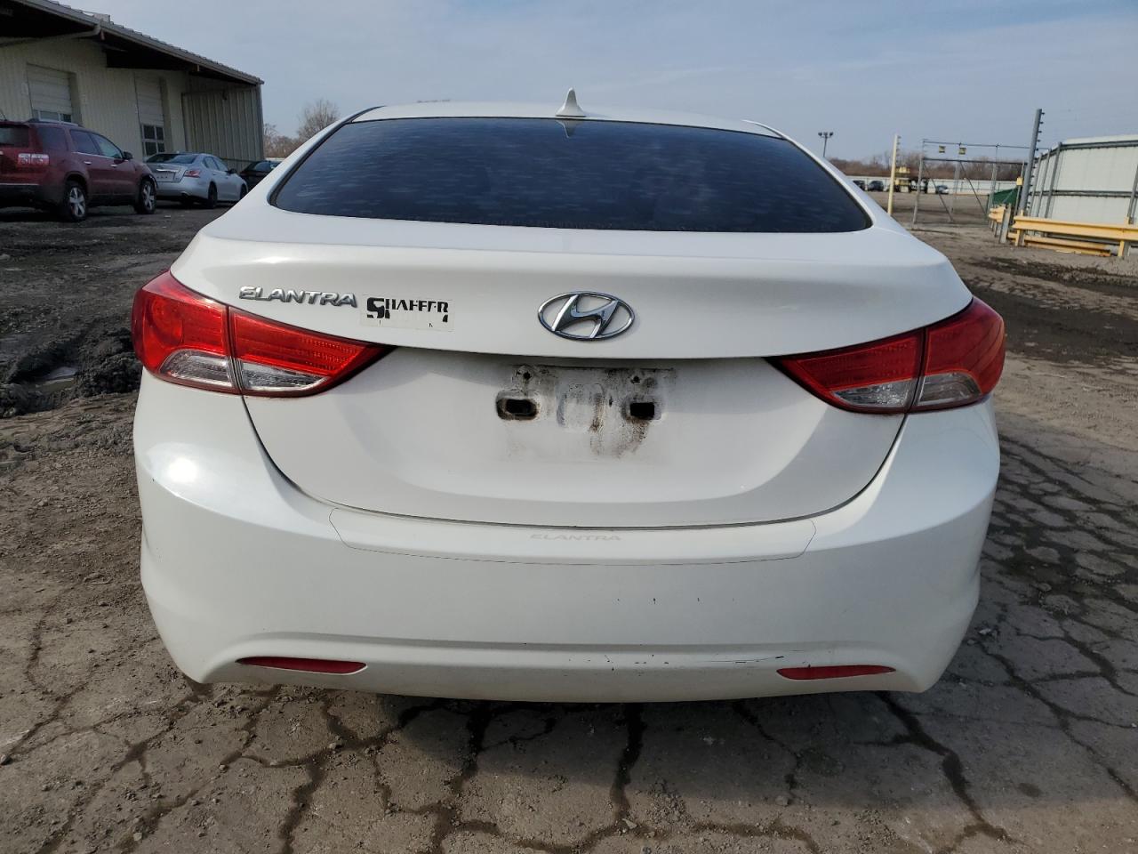 2013 Hyundai Elantra - Image 6