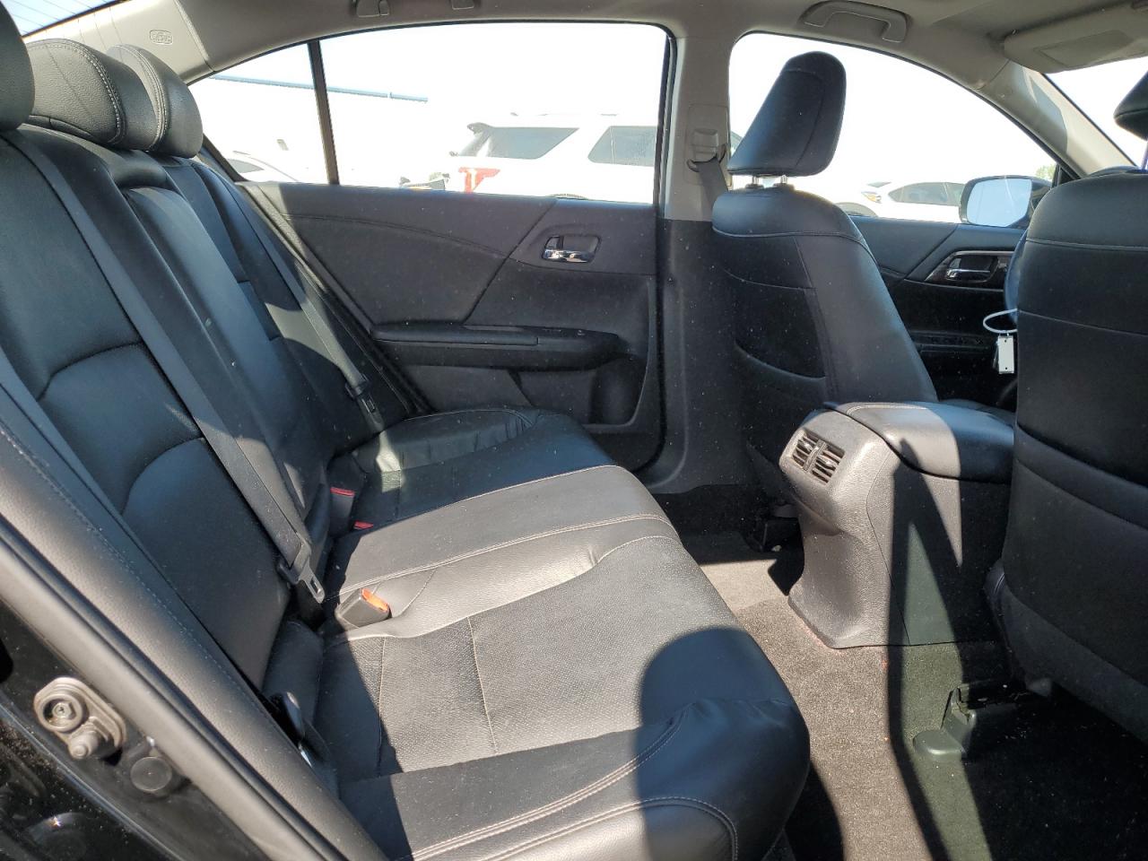 1HGCR3F97GA021962 HONDA ACCORD 2016